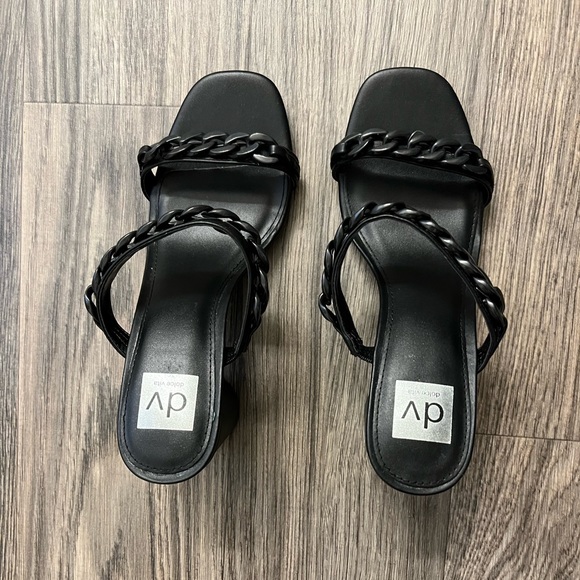 Dolce Vita Shoes - NWOT Dolce Vita Black heels.
